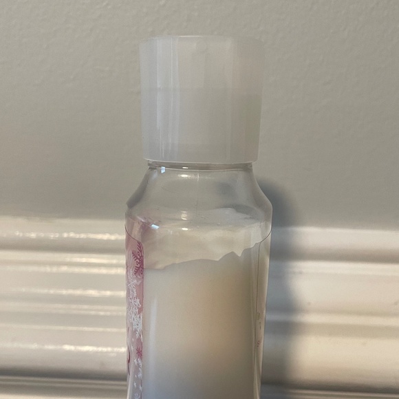 5 for $20: Bath and Body Works body lotion - Picture 3 of 6